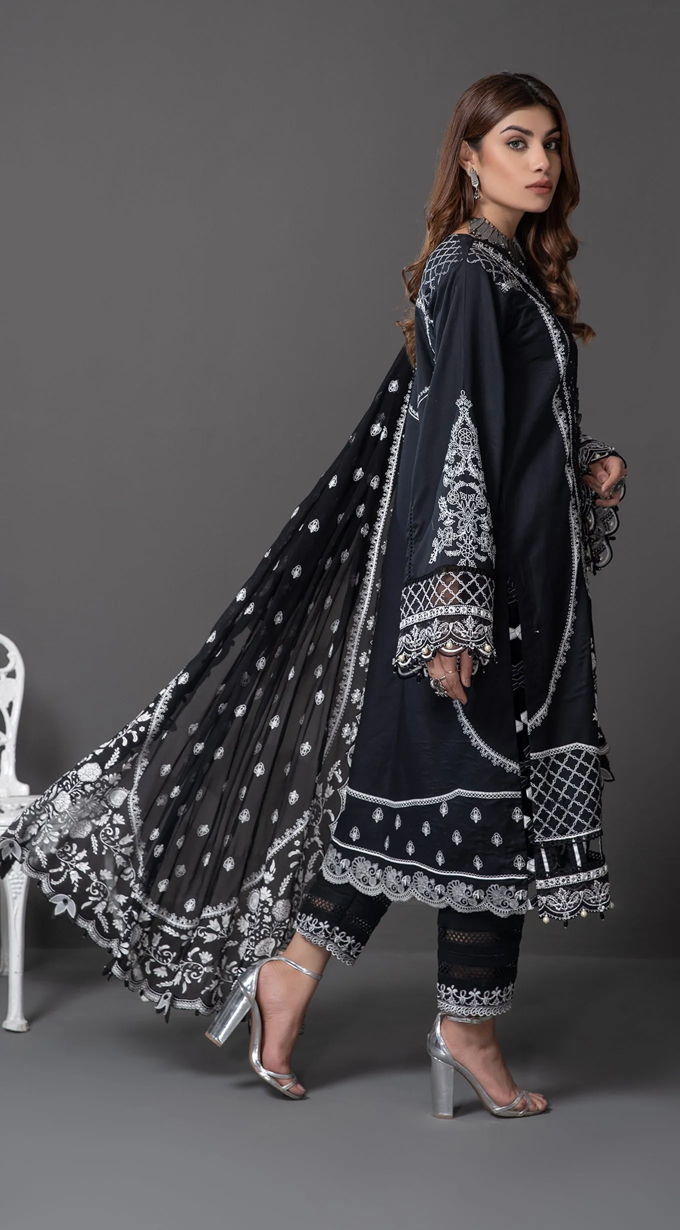 Anaya by Kiran Chaudhry Monochrome Mystique Lawn Collection 2022 – SAHIFA