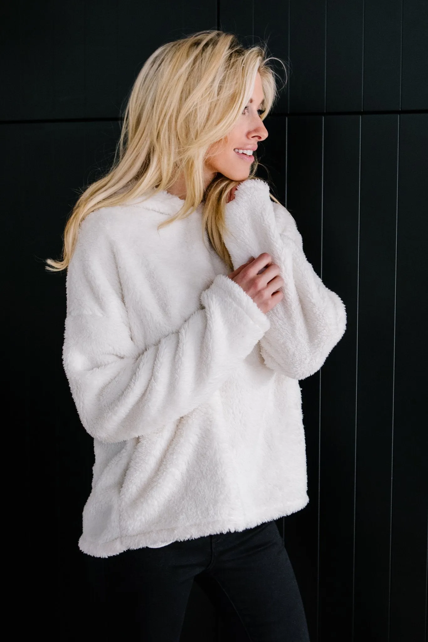 DOORBUSTER Polar Bear Pullover In Ivory