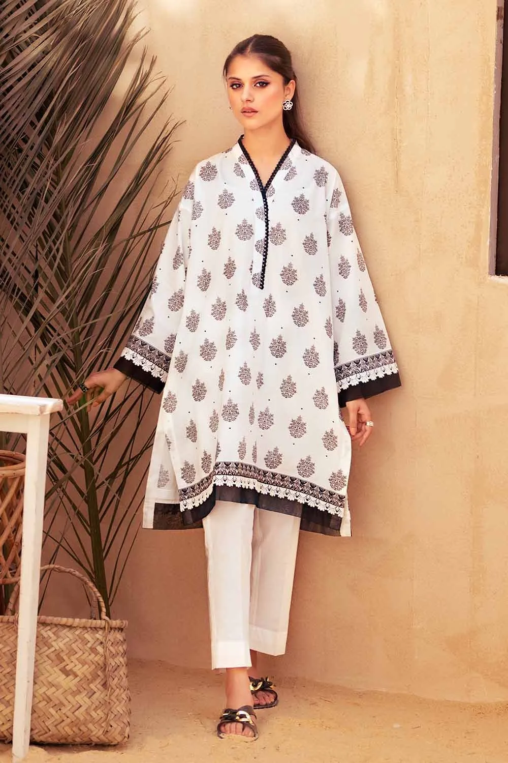 Gul Ahmed Monochrome Black & White – 2PC Printed Lawn Unstitched Suit BT-32006