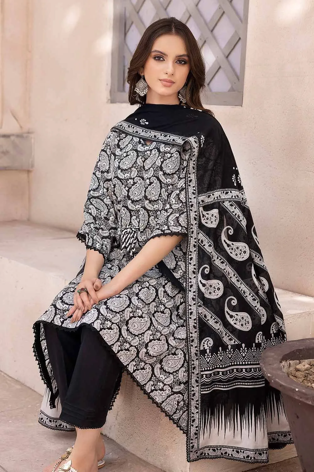 Gul Ahmed Monochrome Black & White – 3PC Unstitched Printed Lawn Suit B-32027