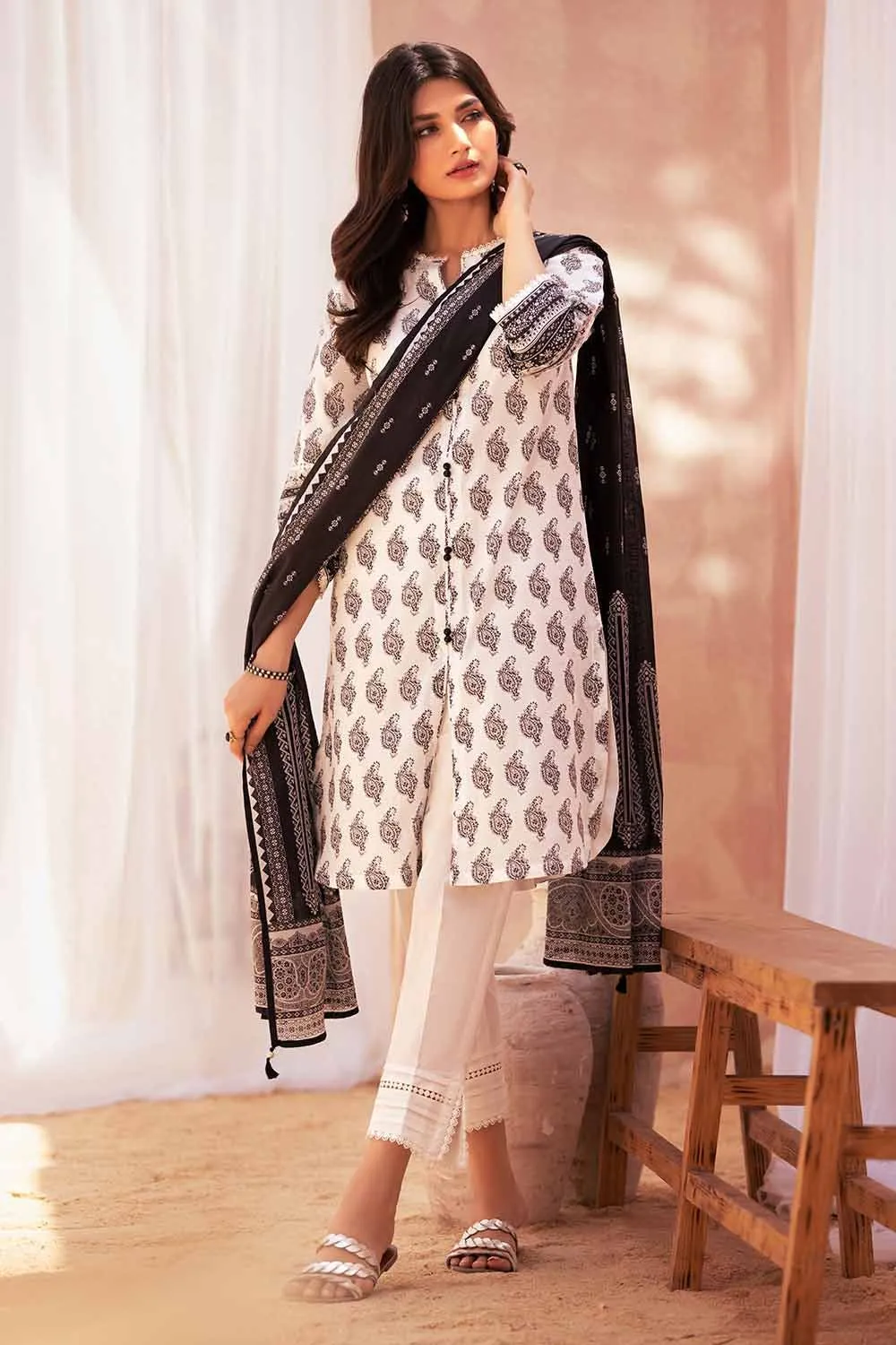 Gul Ahmed Monochrome Black & White – 3PC Unstitched Printed Lawn Suit B-32028