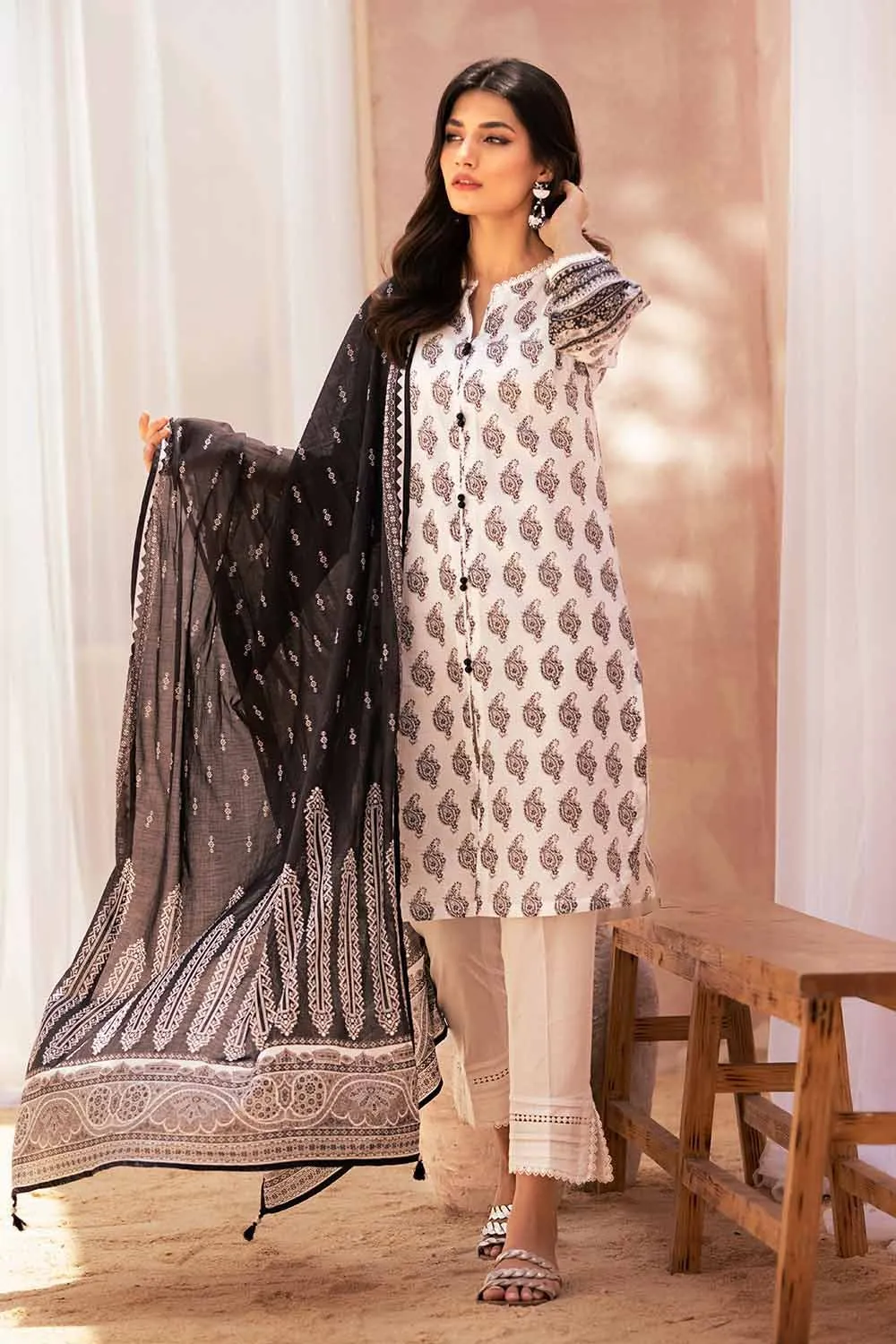 Gul Ahmed Monochrome Black & White – 3PC Unstitched Printed Lawn Suit B-32028