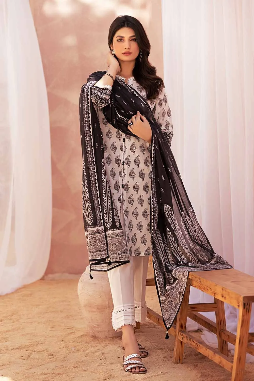 Gul Ahmed Monochrome Black & White – 3PC Unstitched Printed Lawn Suit B-32028