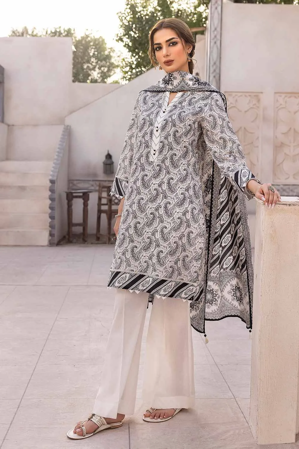 Gul Ahmed Monochrome Black & White – 3PC Unstitched Printed Lawn Suit B-32029