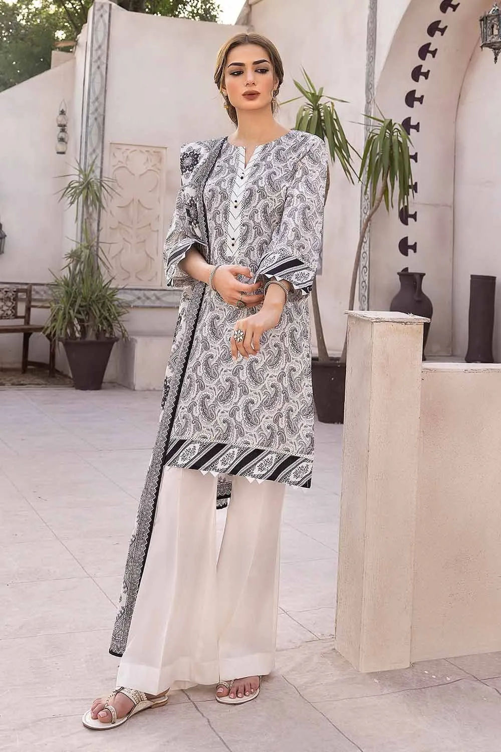 Gul Ahmed Monochrome Black & White – 3PC Unstitched Printed Lawn Suit B-32029