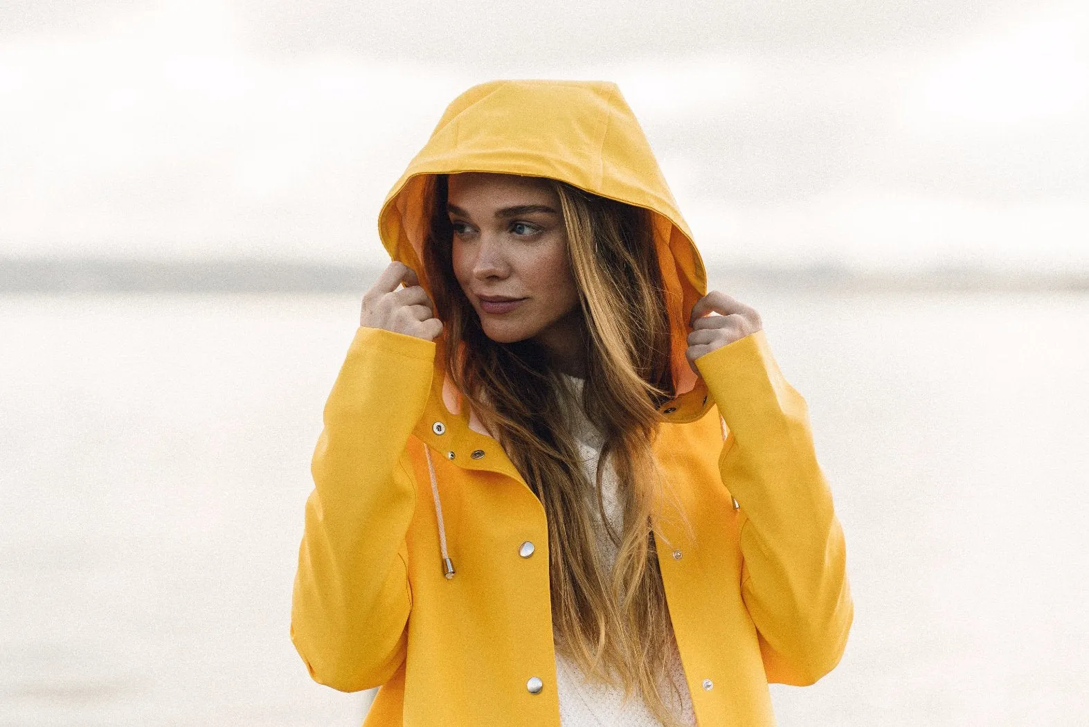 MOSEBACKE RAIN JACKET YELLOW