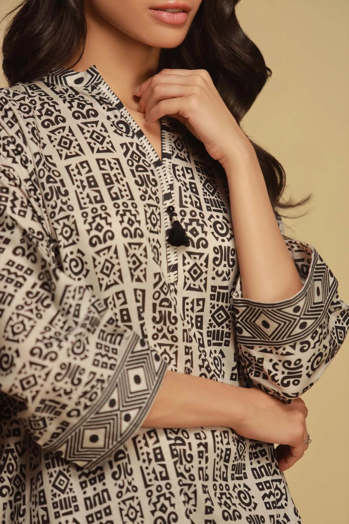 Sahar Monochrome Lawn Collection – SBW-23-01