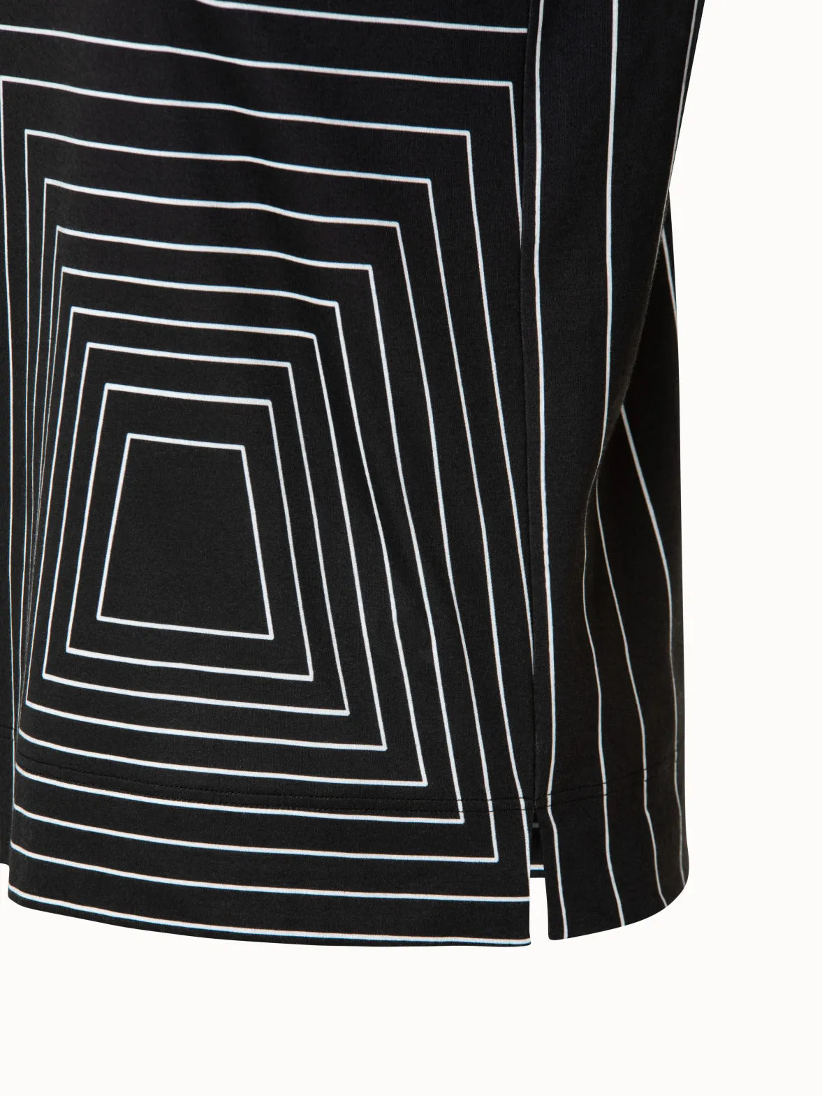 Trapezoid Square Print T-Shirt