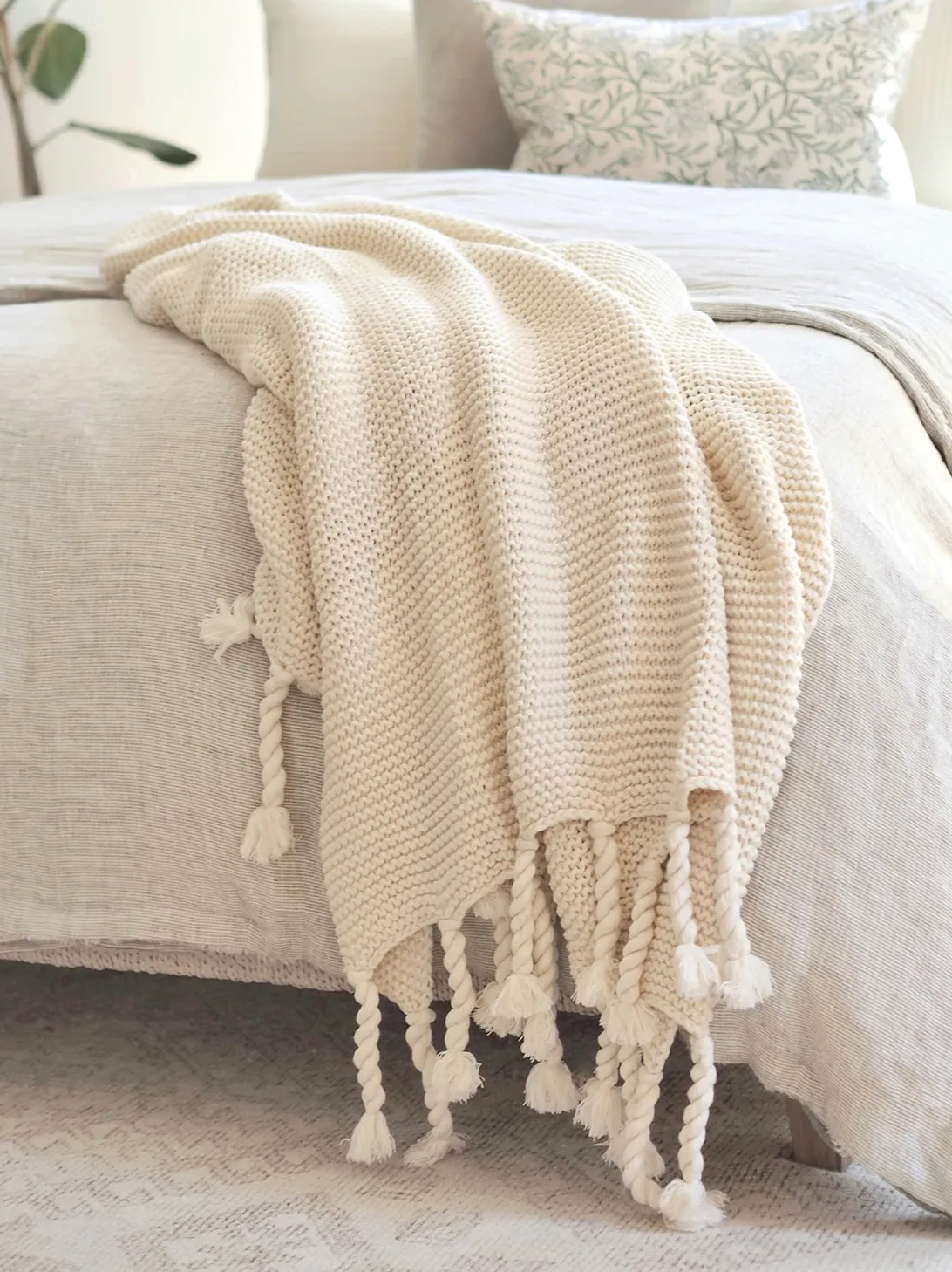 Trestles Antique White Throw